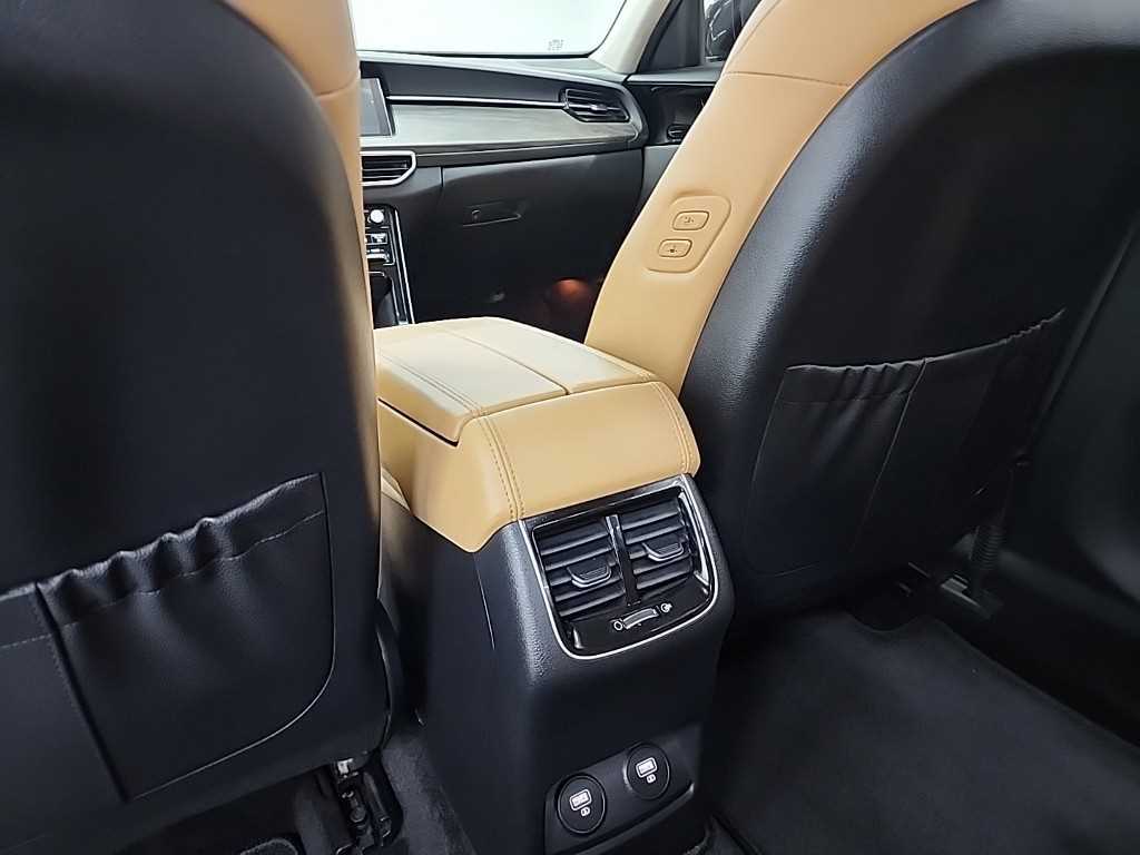 Kia K7 — photo 13