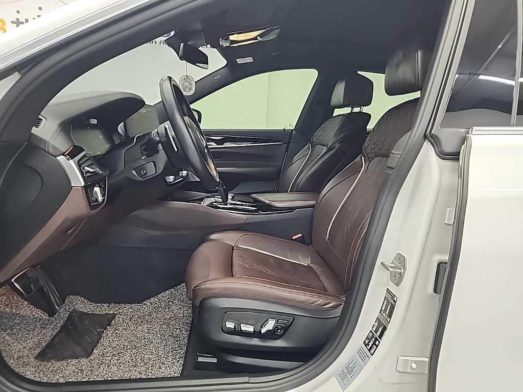 BMW Gran Turismo — photo 11