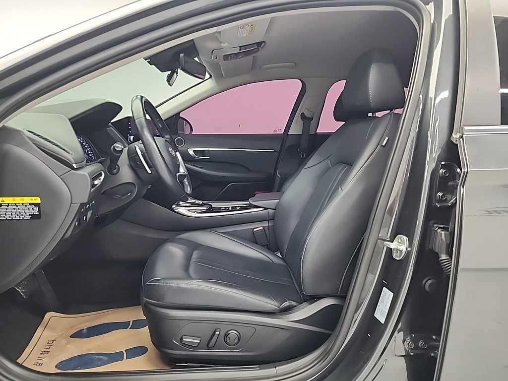 Hyundai Sonata — photo 11