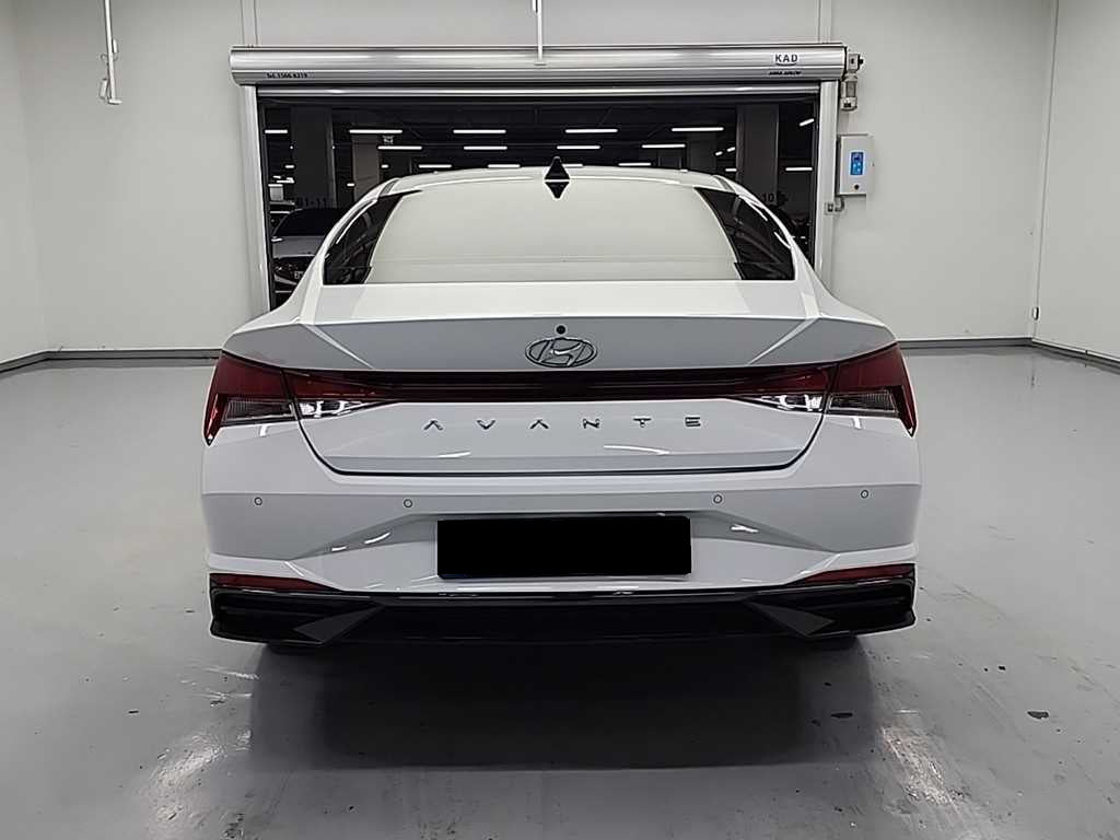 Hyundai Avante — photo 03