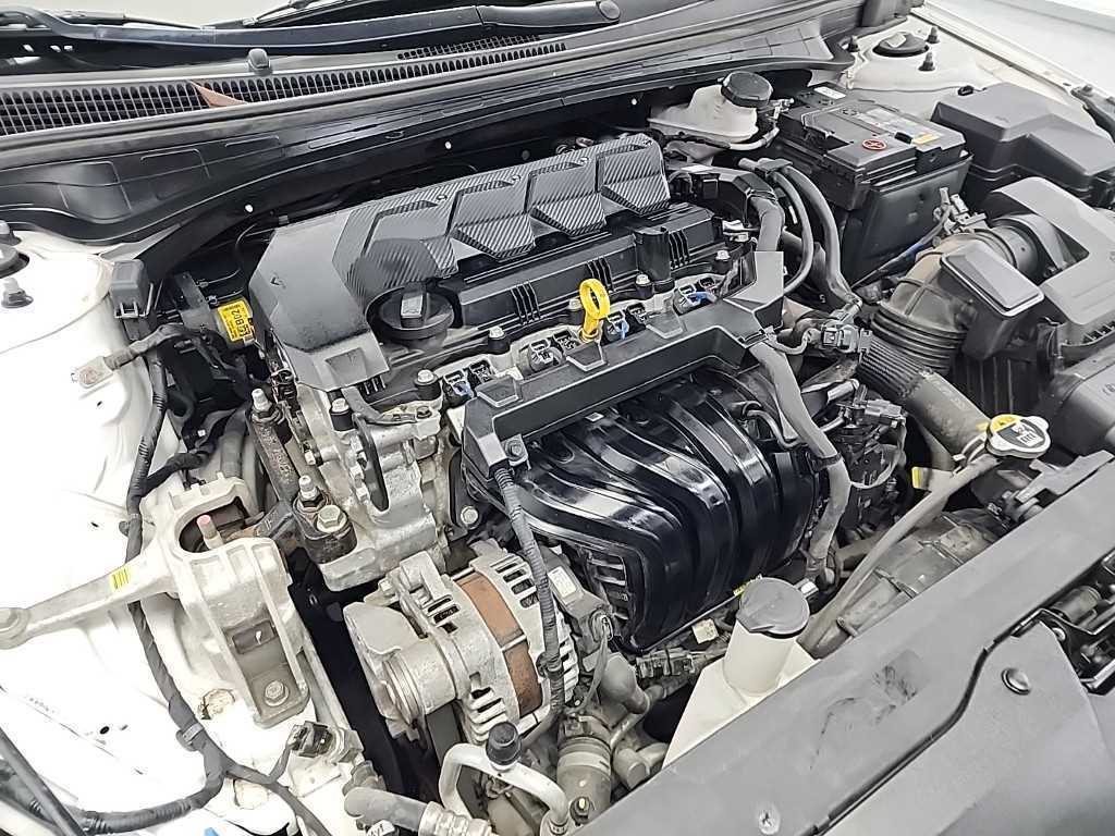 Hyundai Avante — photo 05