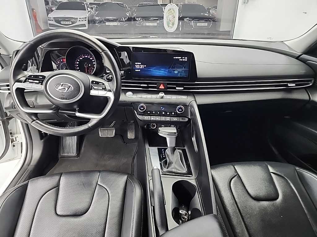 Hyundai Avante — photo 07