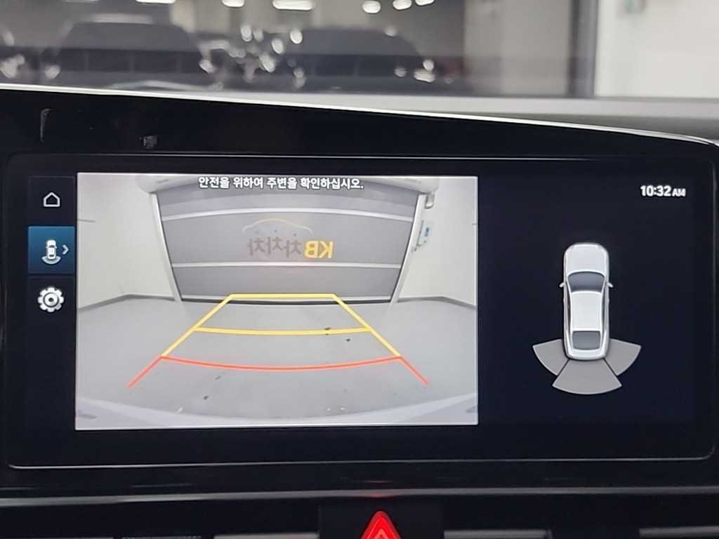 Hyundai Avante — photo 16