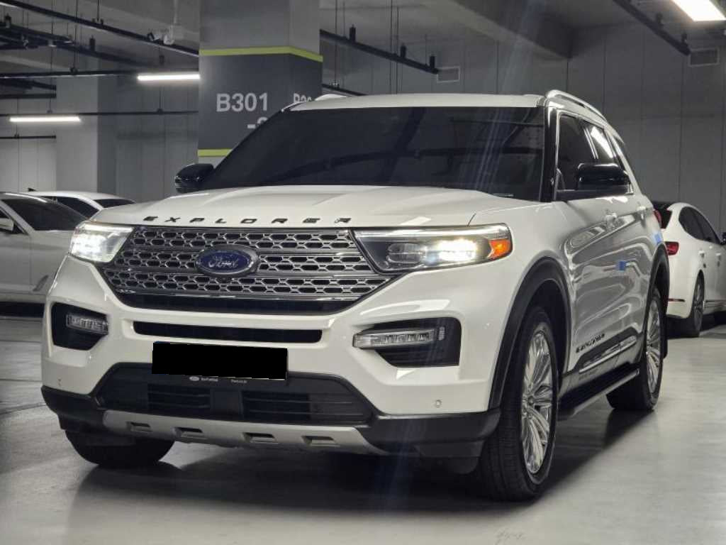 Ford Explorer — photo 03