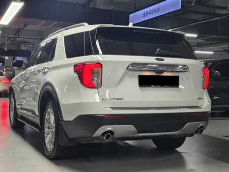 Ford Explorer — photo 04