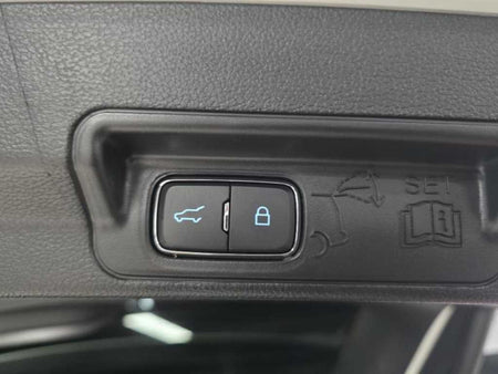 Ford Explorer — photo 18