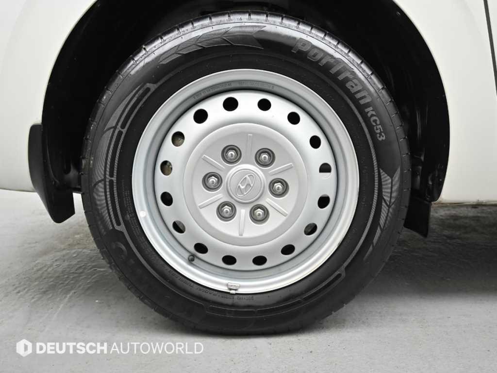 Hyundai Staria — photo 05
