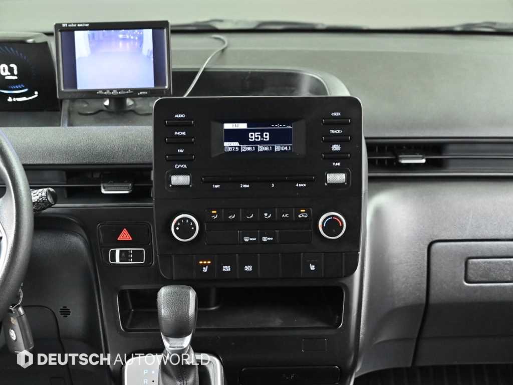 Hyundai Staria — photo 14