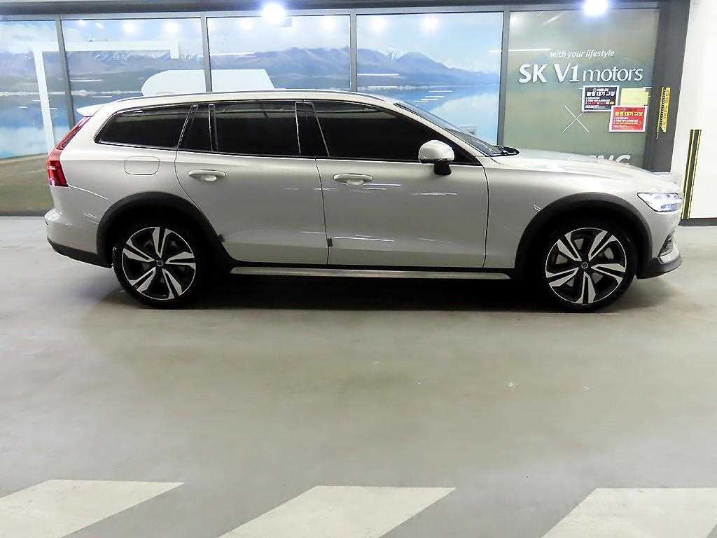 Volvo V60 — photo 03