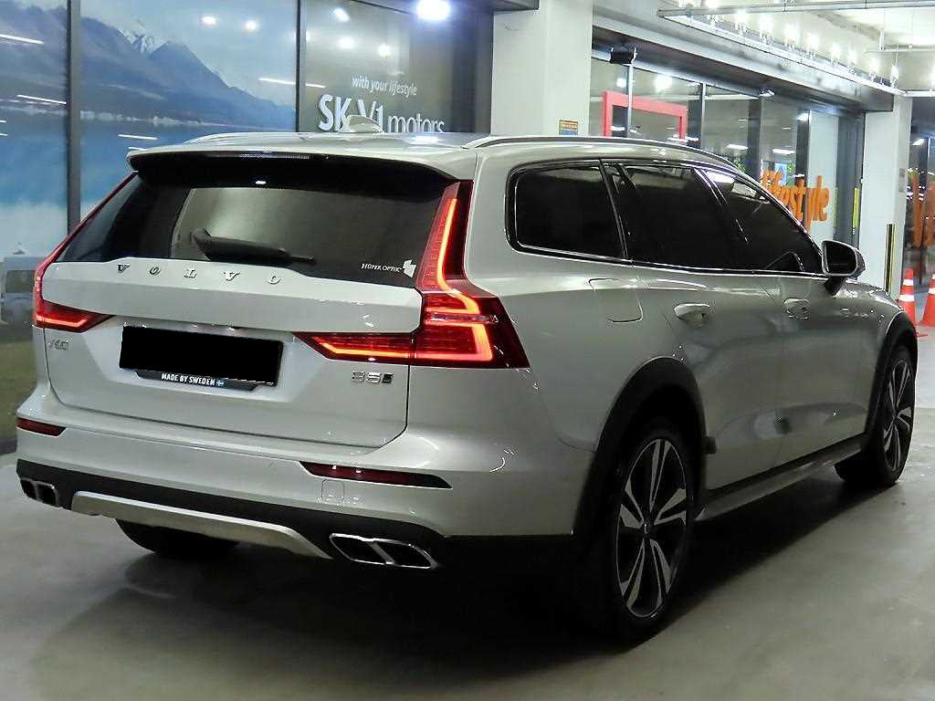 Volvo V60 — photo 04