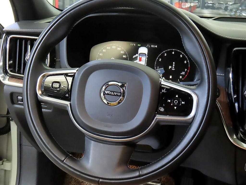 Volvo V60 — photo 08