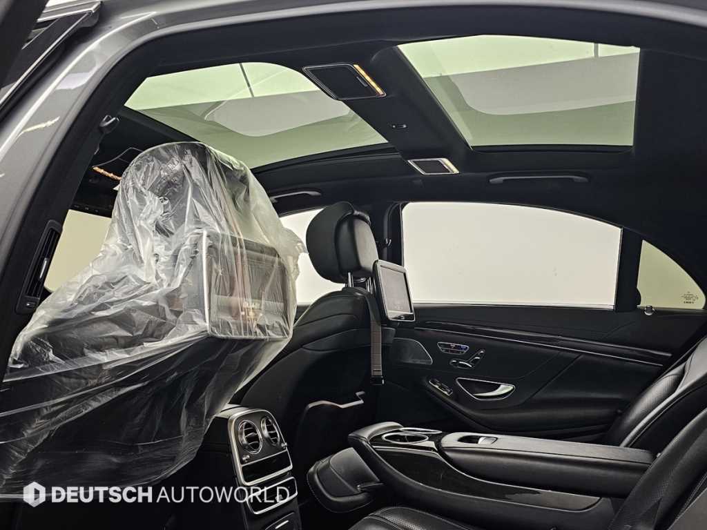 Mercedes-Benz S-Class — photo 18