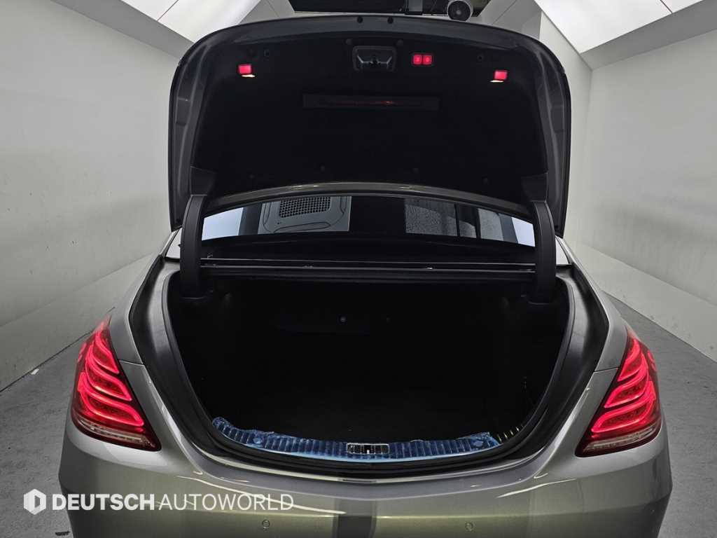Mercedes-Benz S-Class — photo 19