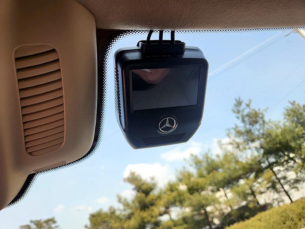 Mercedes-Benz AMG GT — photo 16