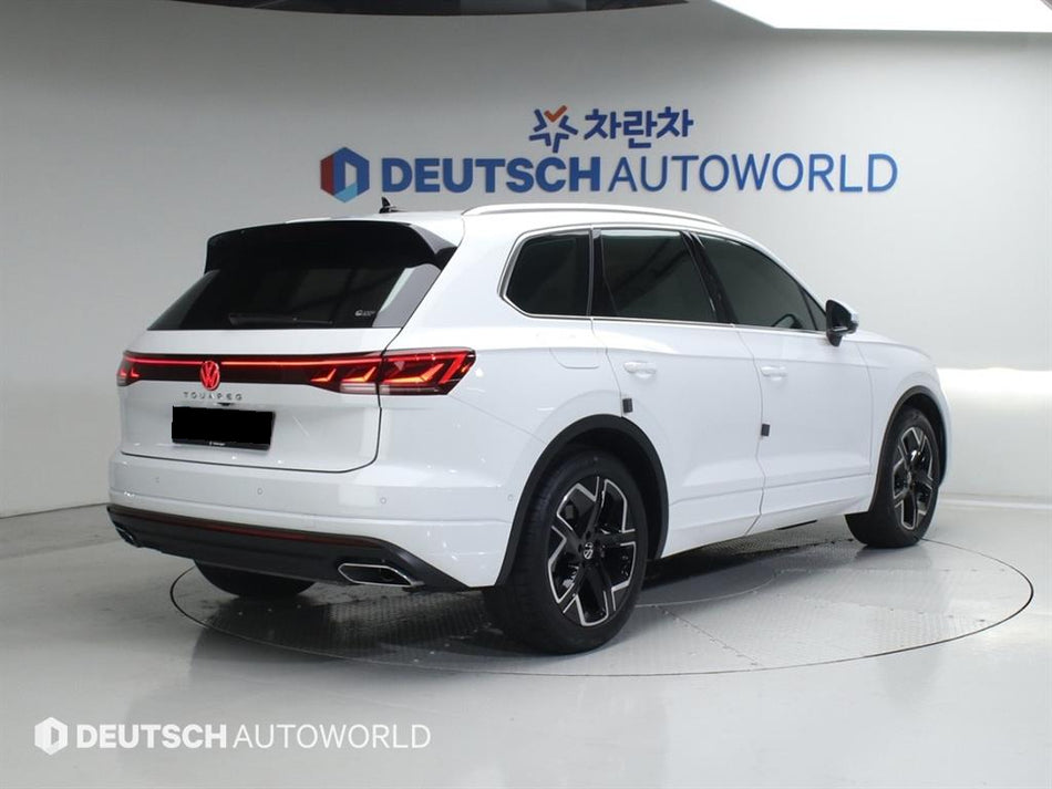 Volkswagen Touareg — photo 02
