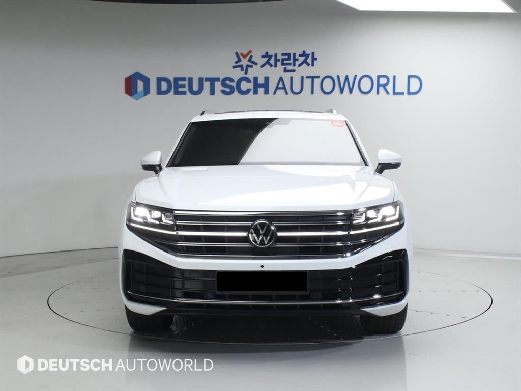 Volkswagen Touareg — photo 03