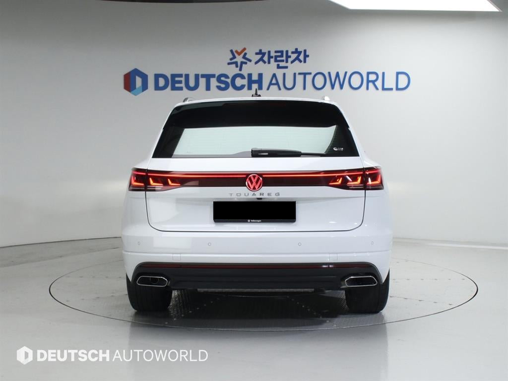 Volkswagen Touareg — photo 04
