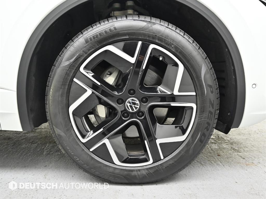 Volkswagen Touareg — photo 05