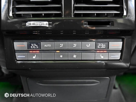 Volkswagen Touareg — photo 16