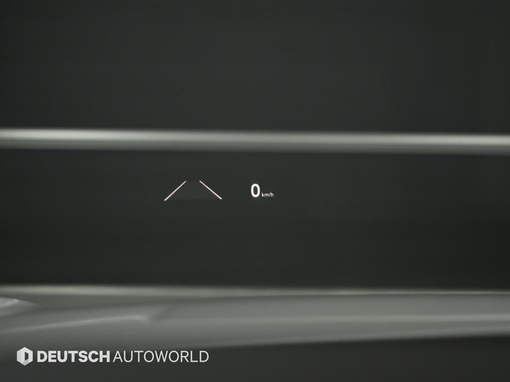 Volkswagen Touareg — photo 17