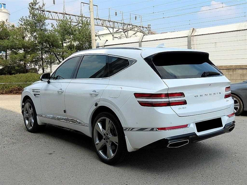 Genesis GV80 — photo 03
