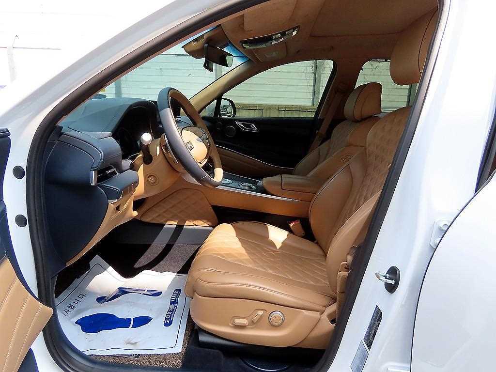 Genesis GV80 — photo 05