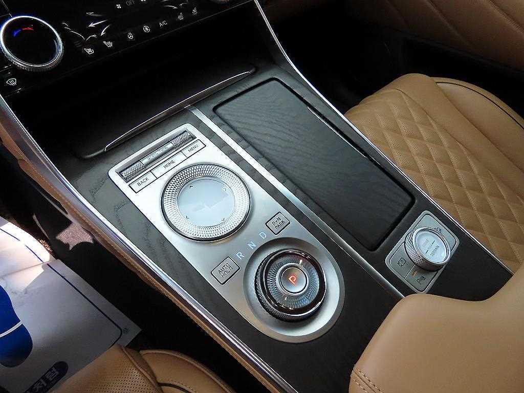 Genesis GV80 — photo 11