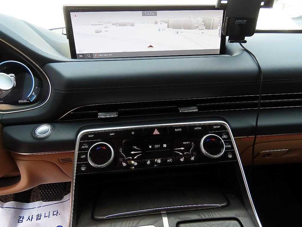 Genesis GV80 — photo 12