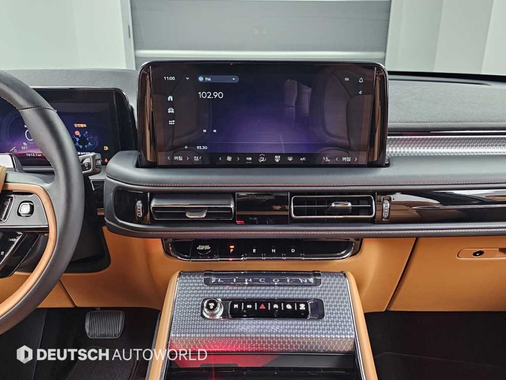 Lincoln Aviator — photo 14