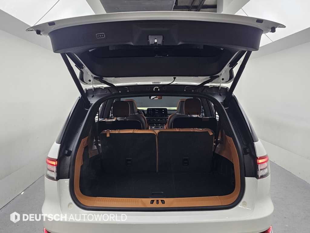 Lincoln Aviator — photo 19