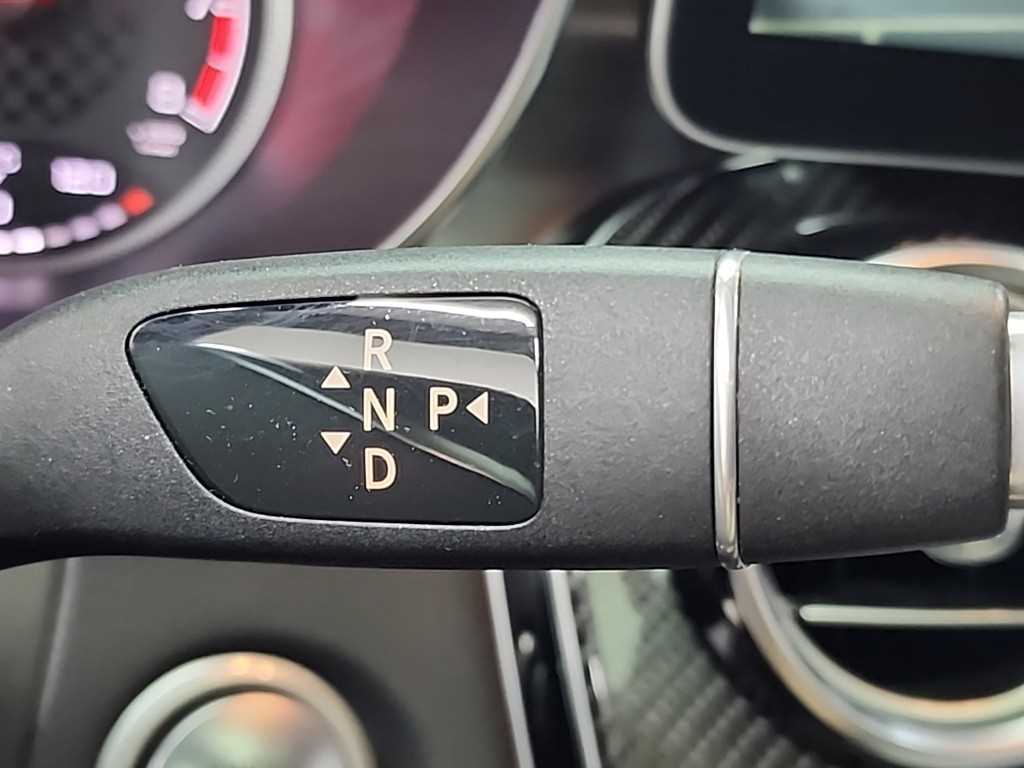 Mercedes-Benz GLC-Class — photo 08