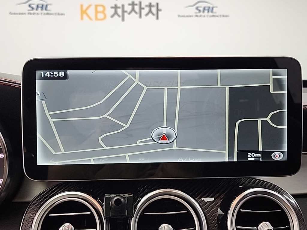 Mercedes-Benz GLC-Class — photo 16