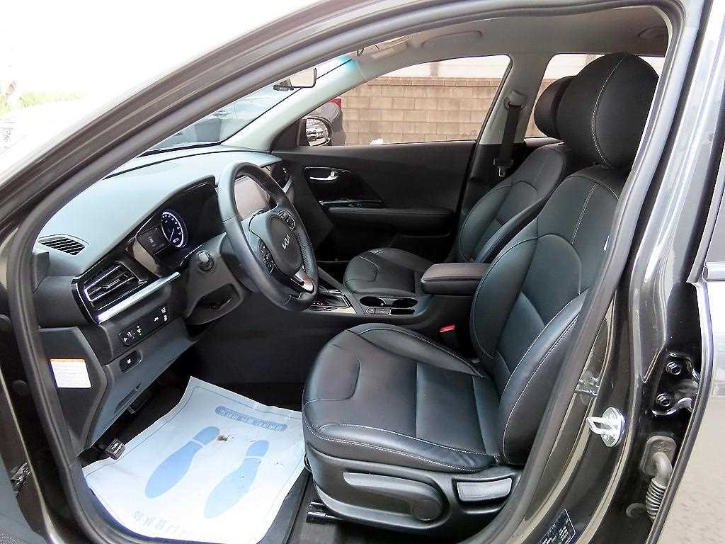 Kia Niro — photo 05