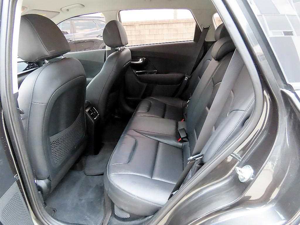 Kia Niro — photo 06