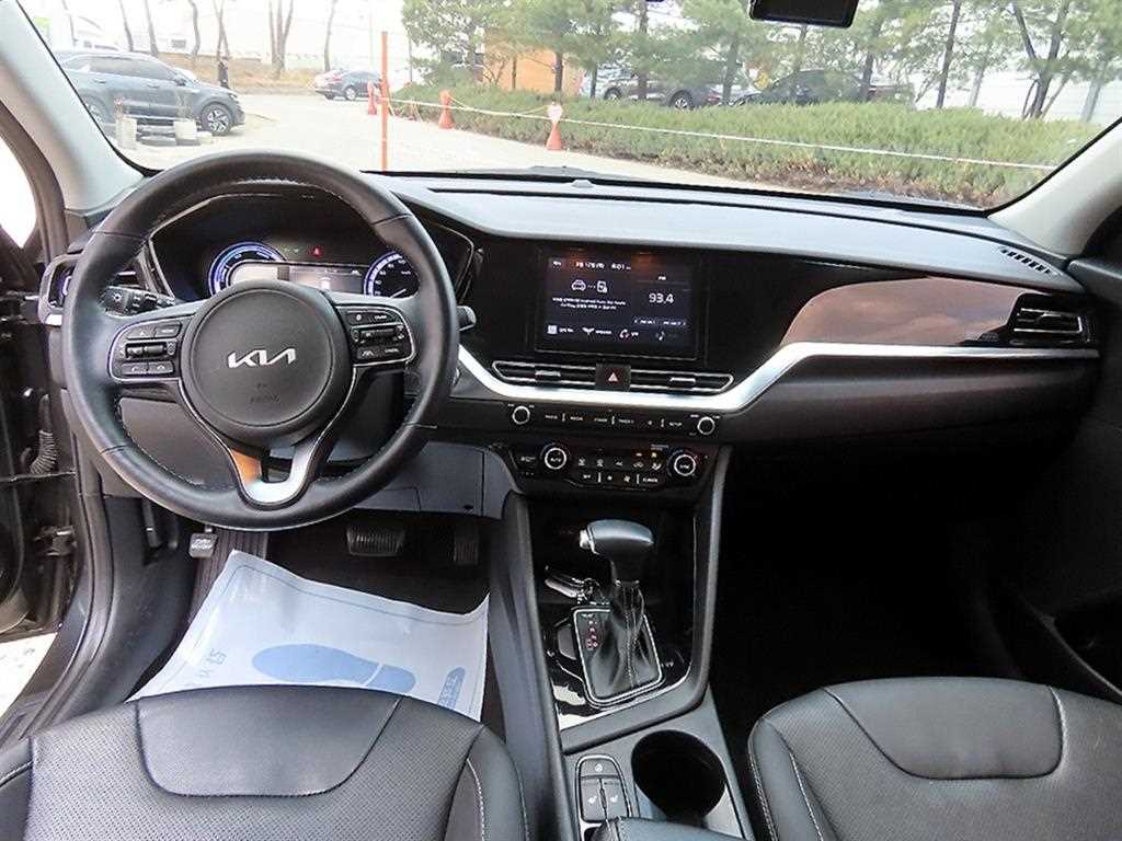 Kia Niro — photo 07