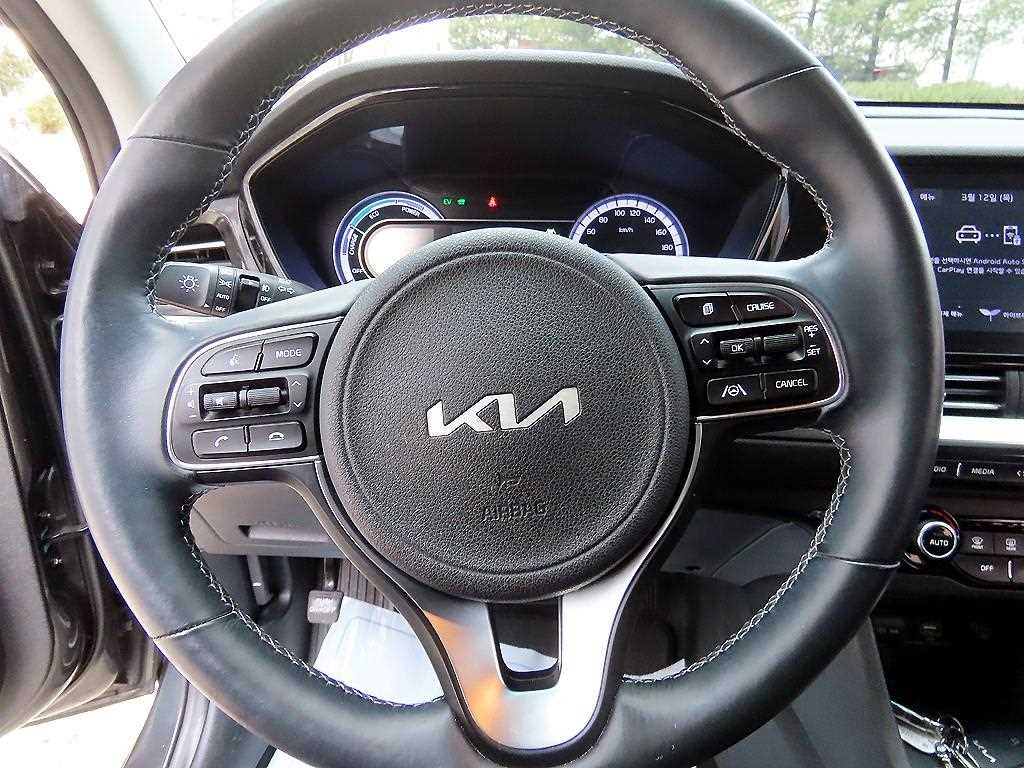 Kia Niro — photo 08