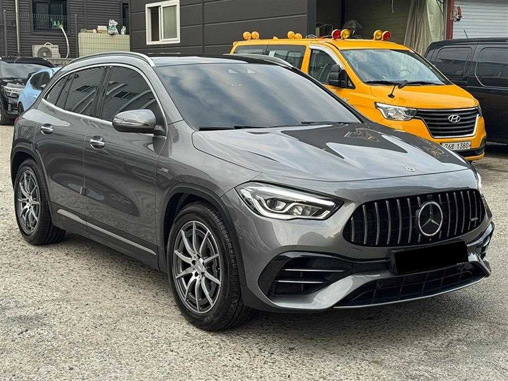 Mercedes-Benz GLA-Class — photo 01