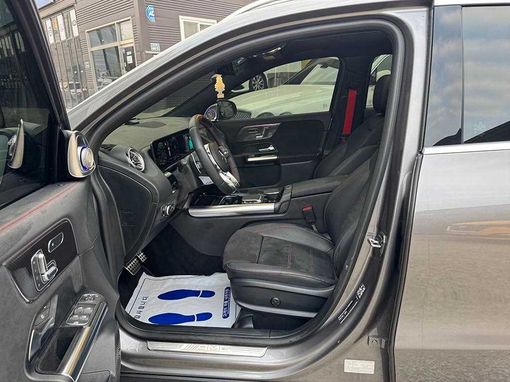 Mercedes-Benz GLA-Class — photo 06