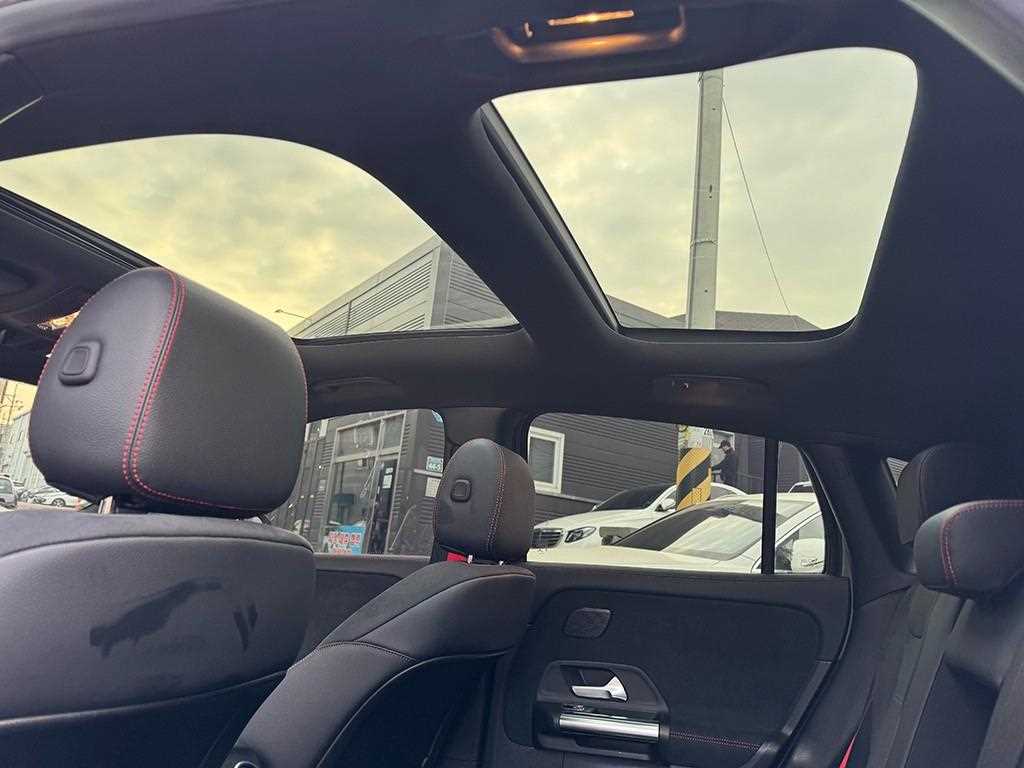 Mercedes-Benz GLA-Class — photo 15