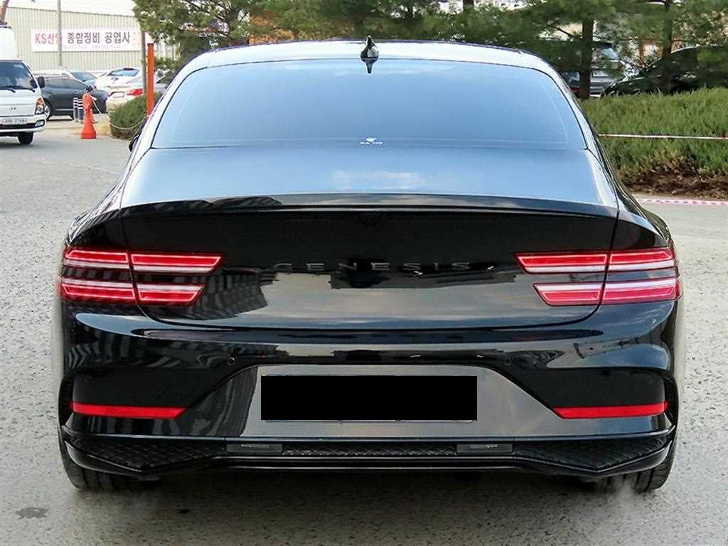 Genesis G80 — photo 04
