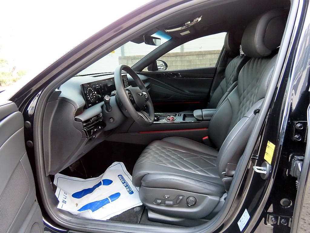 Genesis G80 — photo 05