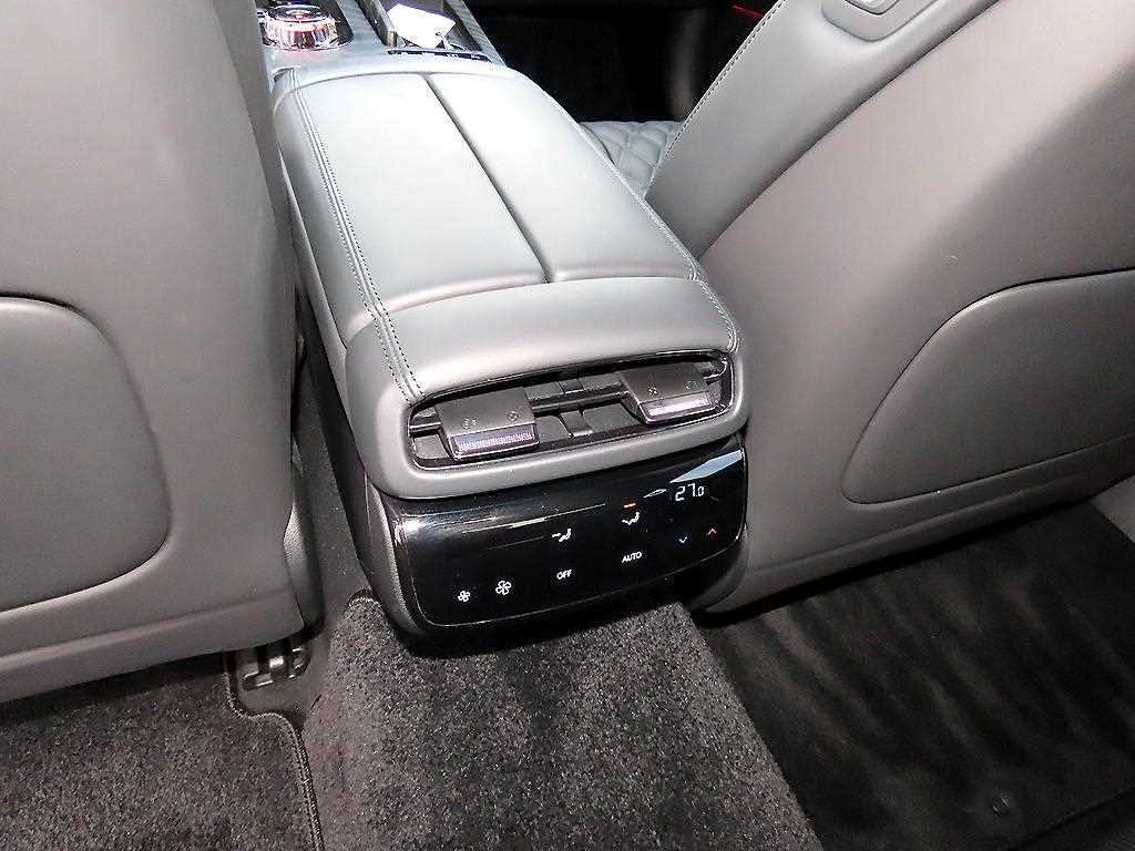 Genesis G80 — photo 16