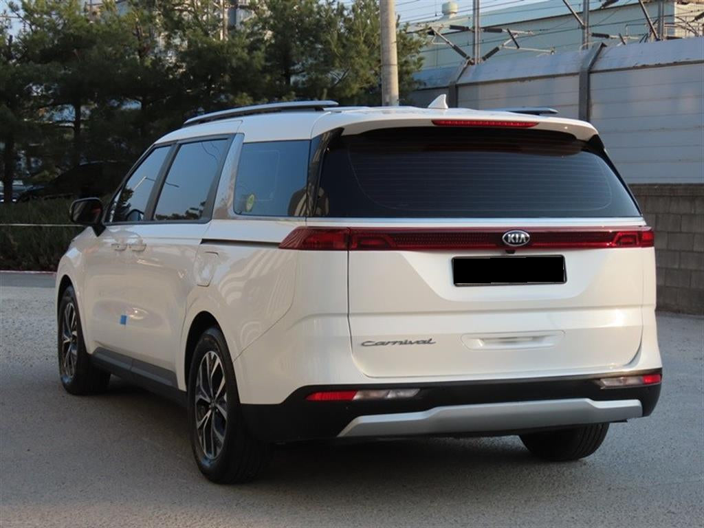 Kia Carnival — photo 03