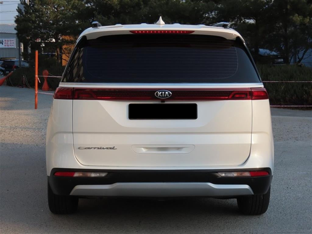 Kia Carnival — photo 04