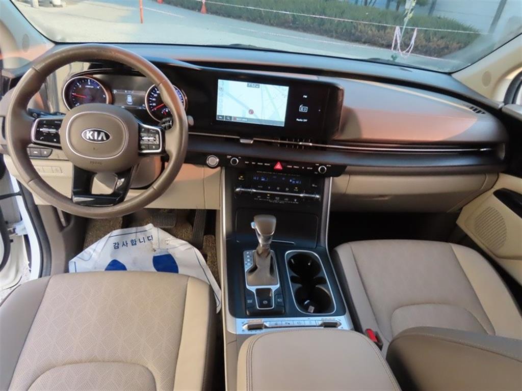 Kia Carnival — photo 09