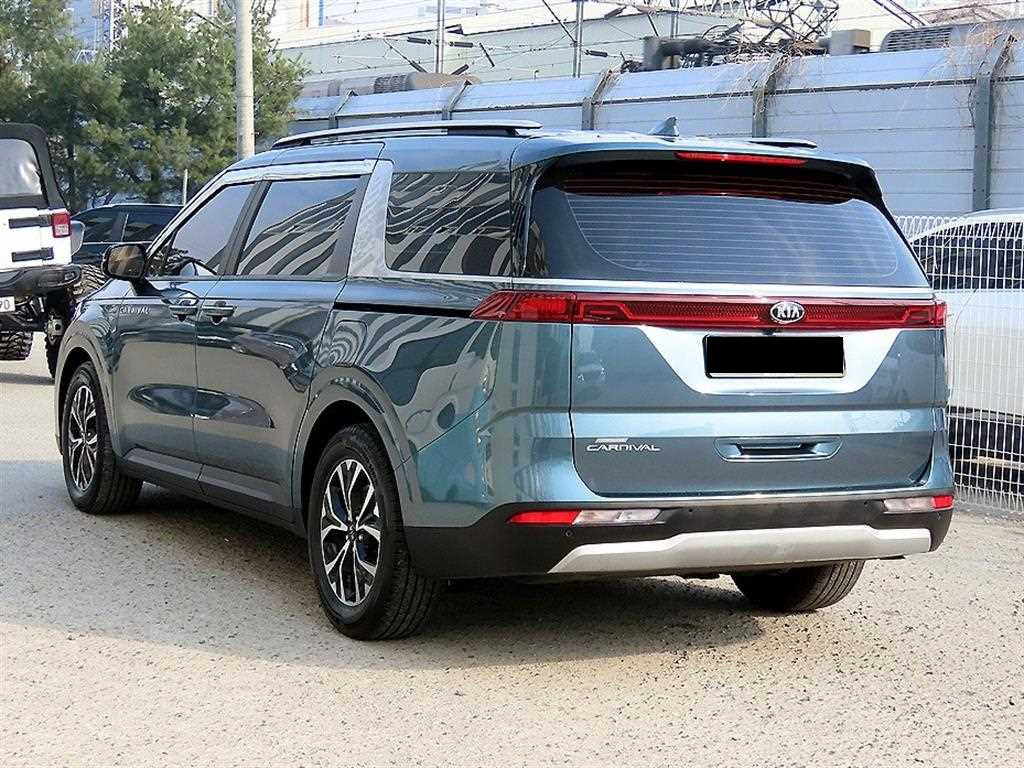 Kia Carnival — photo 03