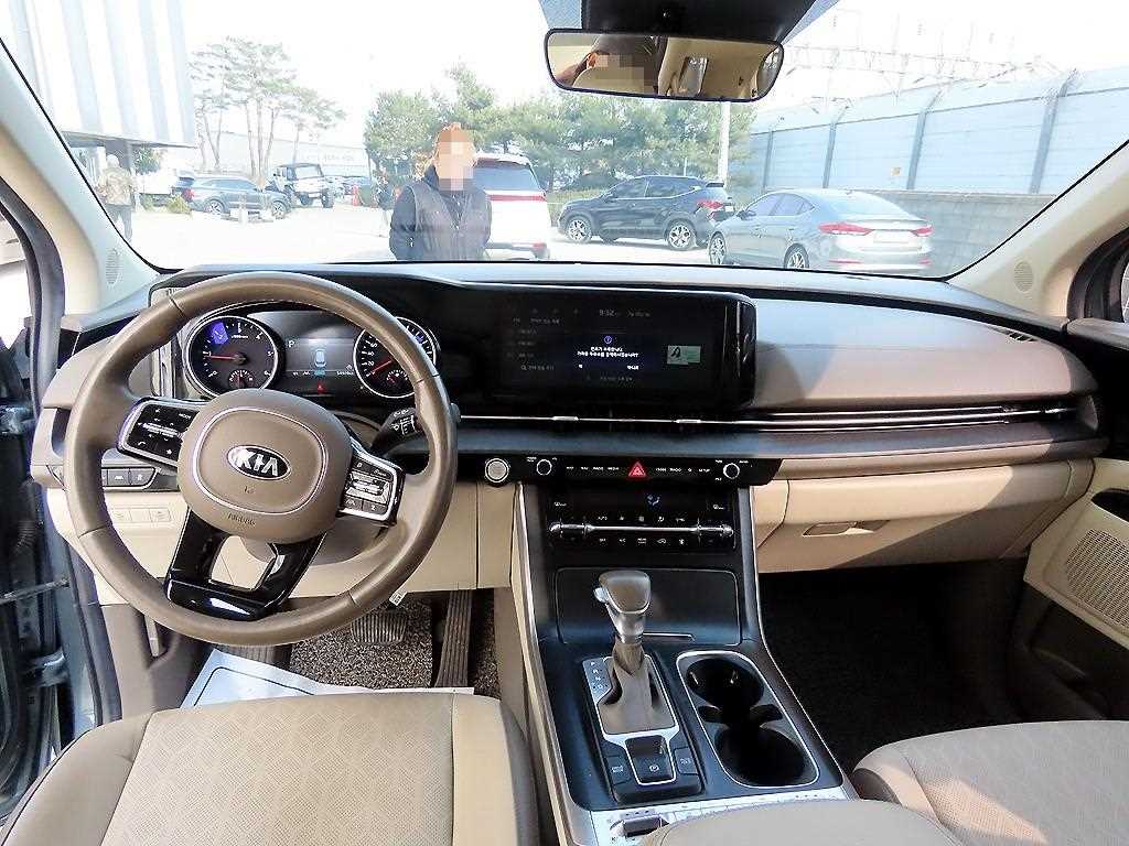 Kia Carnival — photo 07