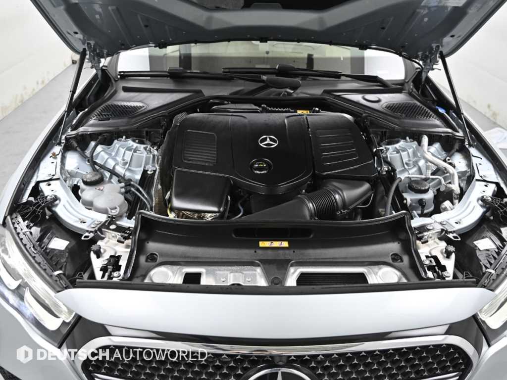 Mercedes-Benz E-Class — photo 06