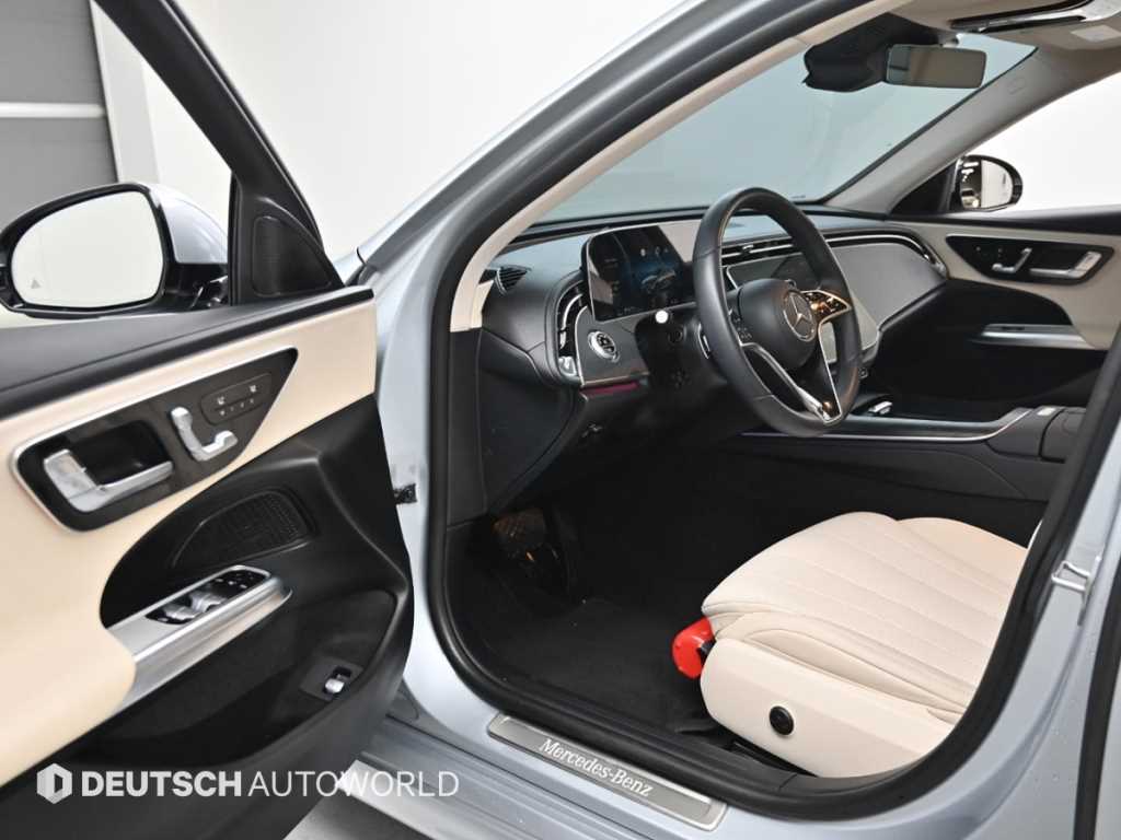 Mercedes-Benz E-Class — photo 11
