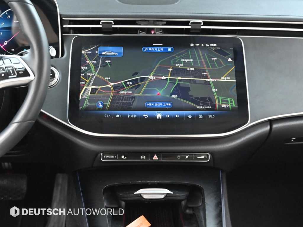 Mercedes-Benz E-Class — photo 14